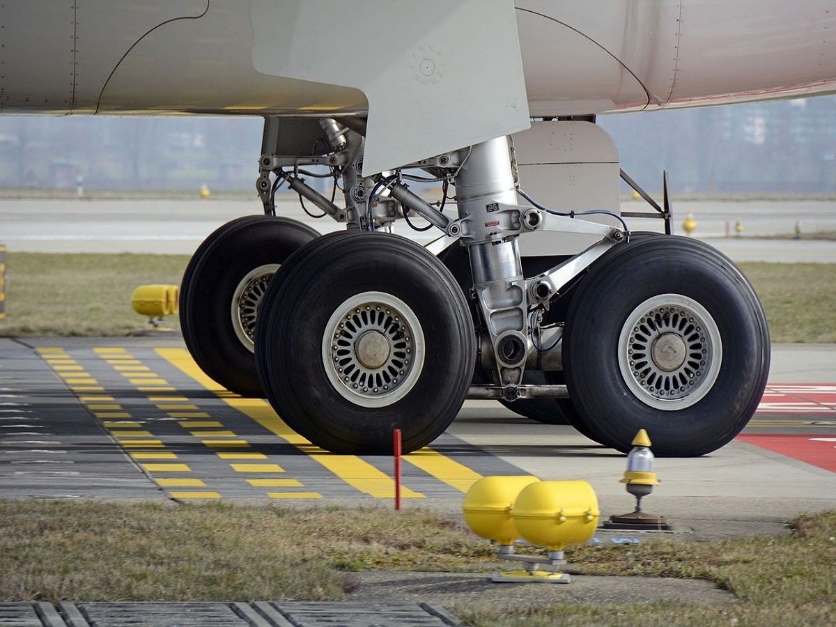 plane landing gear airport airplane plane landing gear airport airplane plane landing gear airport airplane plane landing gear airport airplane