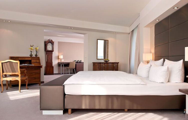 Estrel Berlin Hotel Bedroom